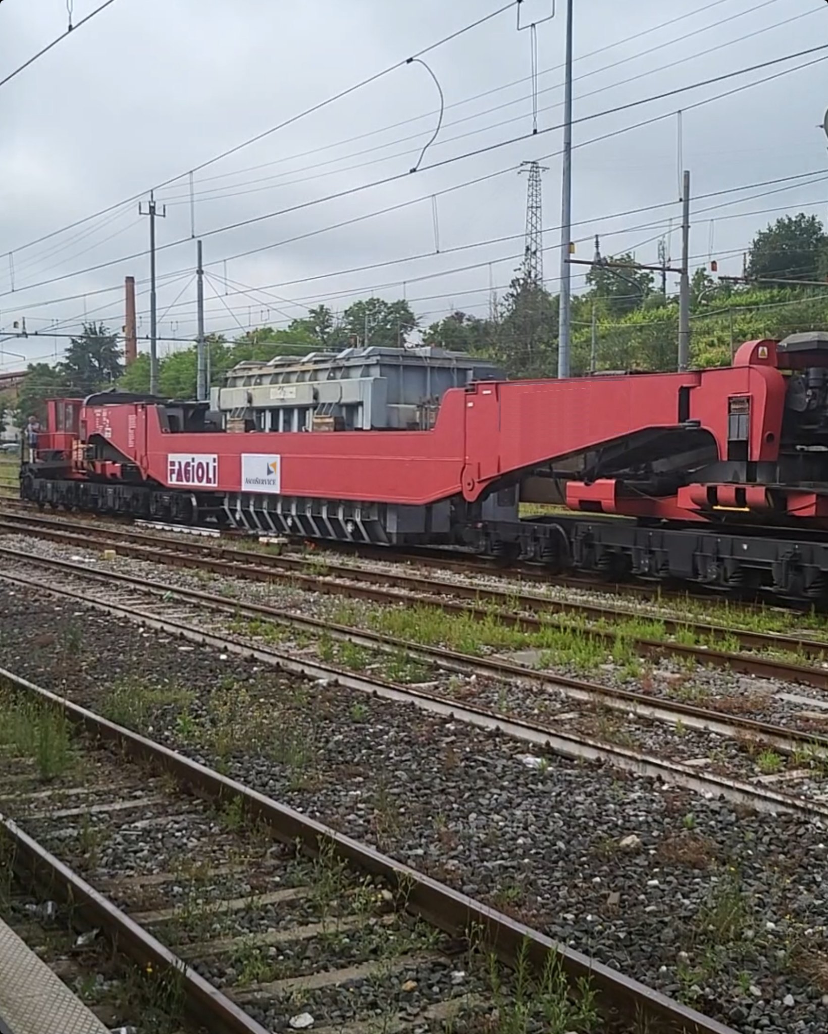 Carro speciale multiassi trasformatore